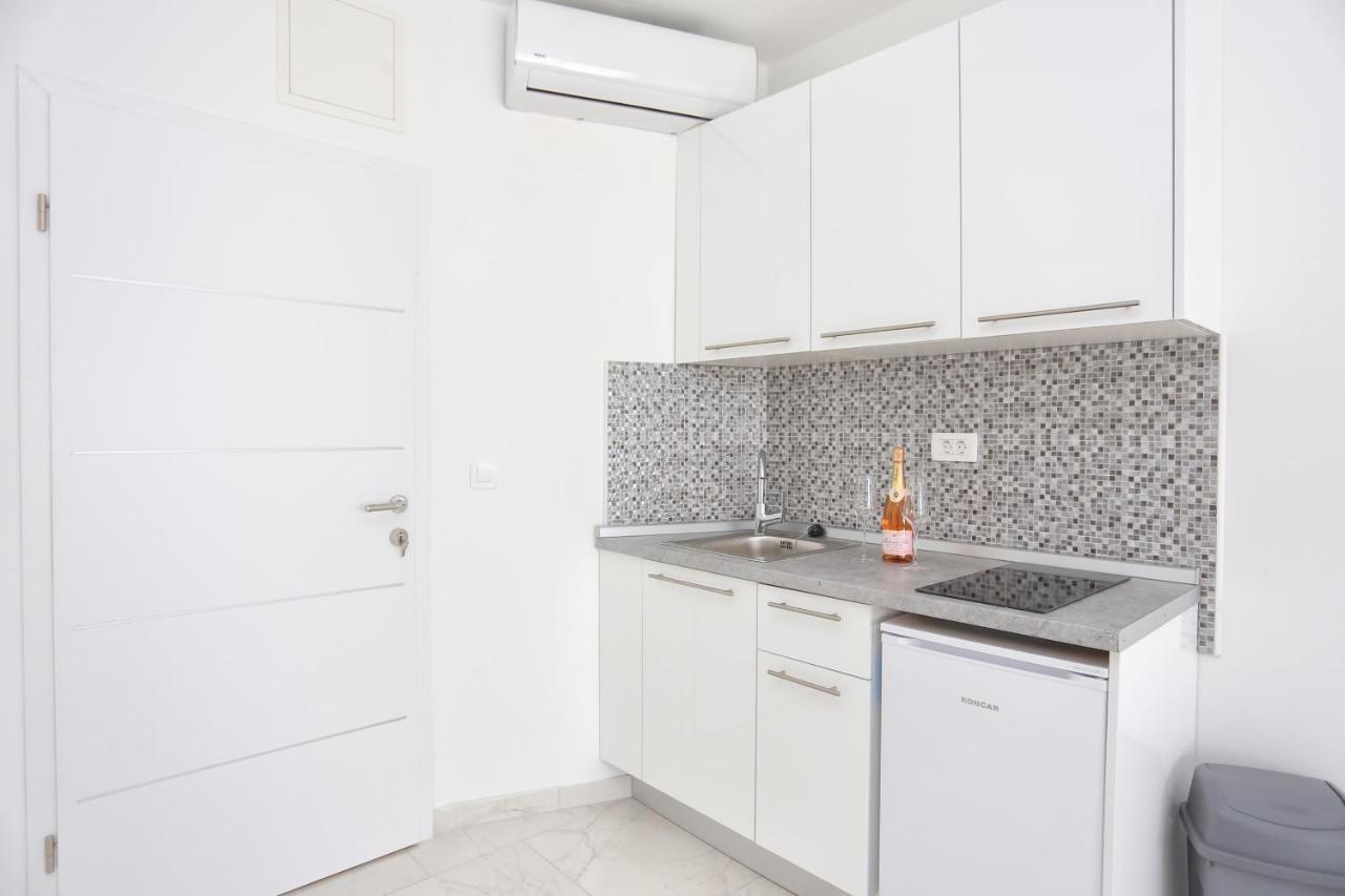 Family Friendly Apartments With A Swimming Pool Zivogosce - Porat, Makarska - 18150 Exterior foto